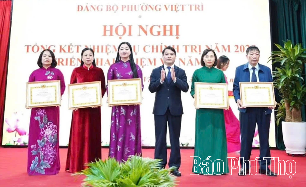 Nơi ươm mầm những “hạt giống đỏ”