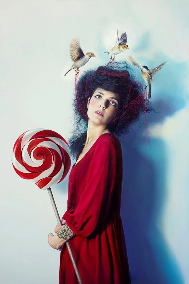 Chân dung phái đẹp trong loạt tranh cực thực