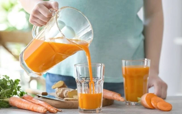 Cách uống nước cam cà rốt tăng cường miễn dịch và trẻ hóa làn da