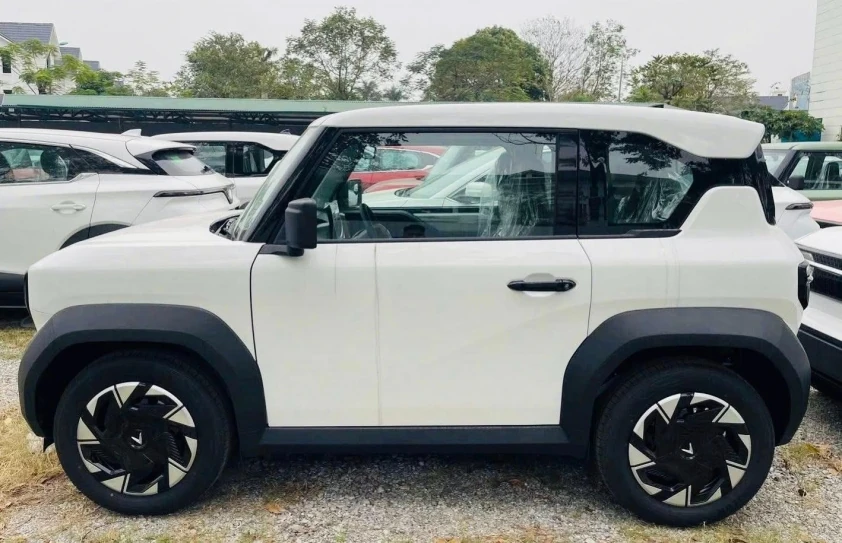 Ngắm VinFast VF 3 Plus vừa về đại lý Việt: Bổ sung thêm trang bị, giá 315 triệu đồng