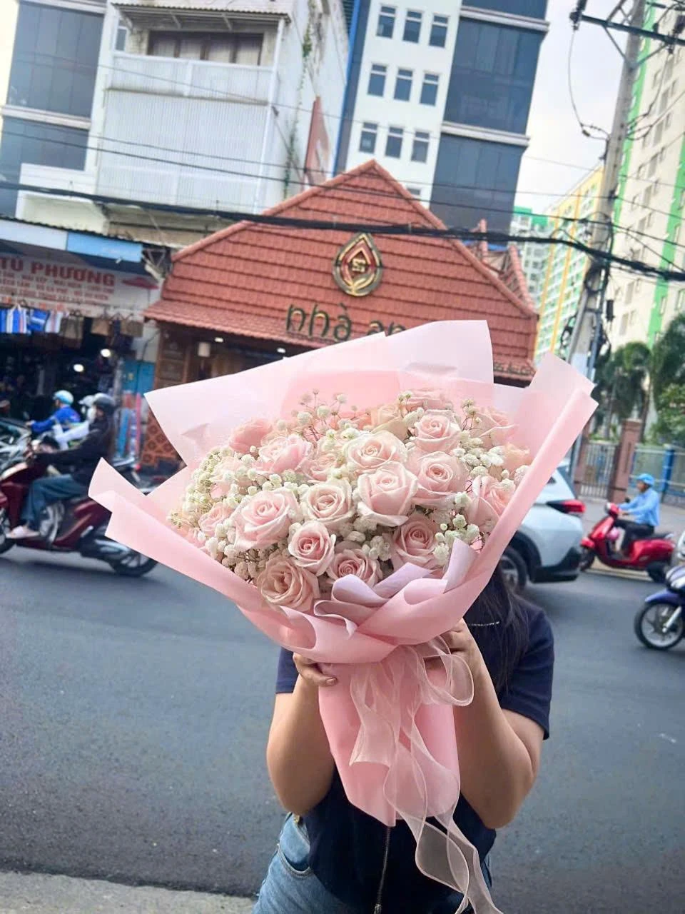 Dịch vụ điện hoa online: Giải pháp kết nối yêu thương nhanh chóng nhất