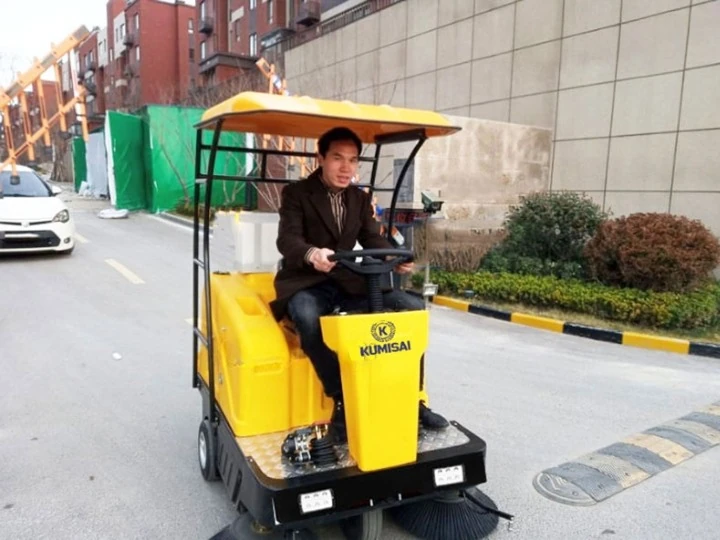 Cách sử dụng xe quét rác đúng chuẩn, an toàn