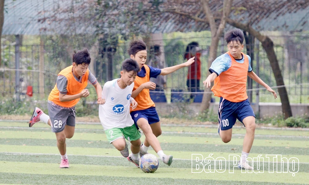 Tuyển chọn 20 vận động viên xuất sắc góp mặt trong các lứa bóng đá trẻ của tỉnh Phú Thọ