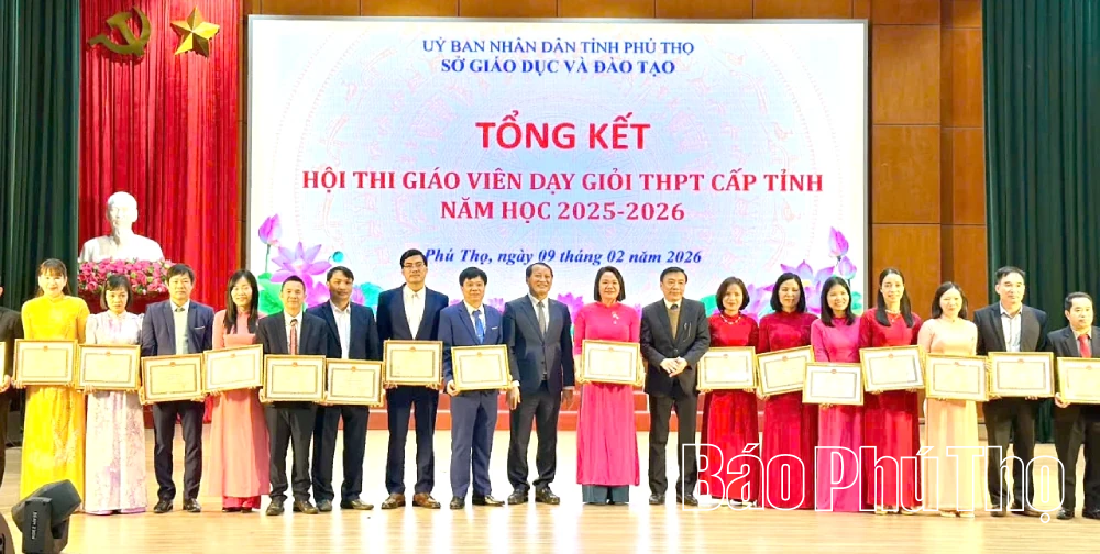 Khen thưởng 216 giáo viên dạy giỏi THPT cấp tỉnh năm học 2025 - 2026
