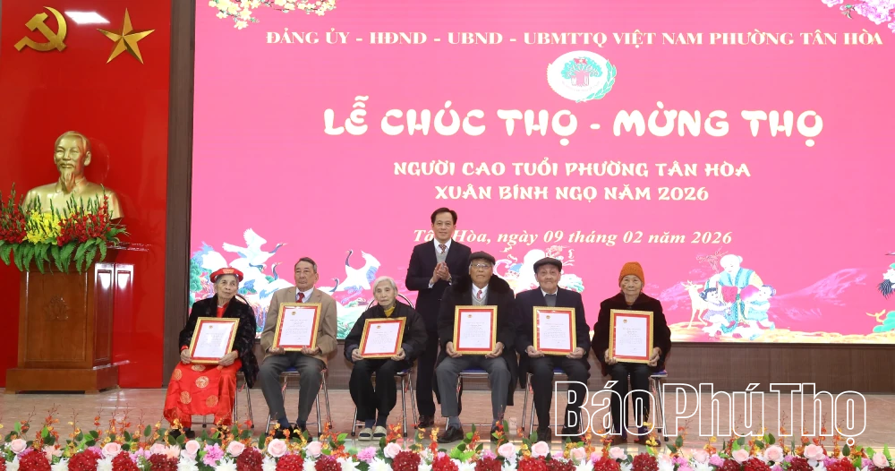 Phường Tân Hòa tổ chức Lễ chúc thọ - mừng thọ 286 người cao tuổi