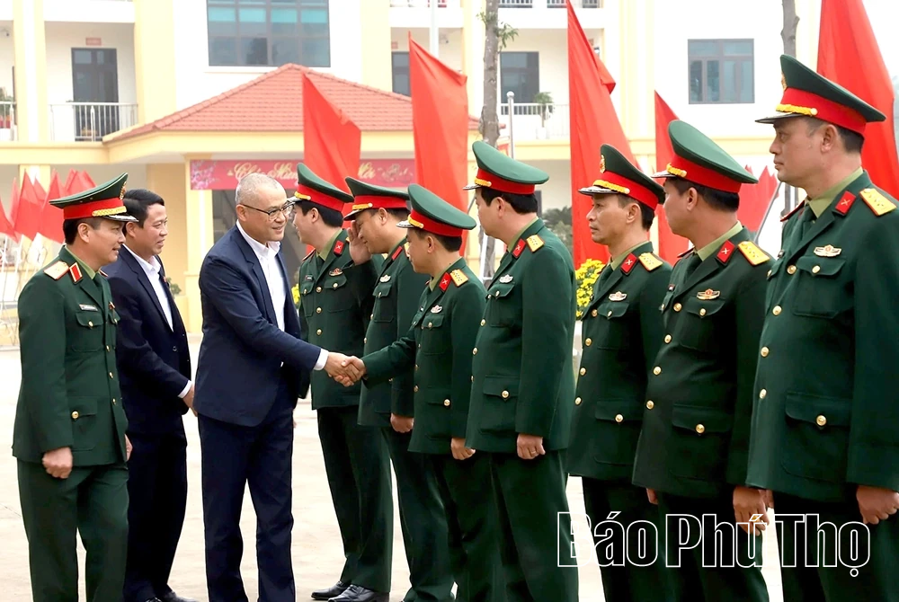 Bí thư Tỉnh ủy Phạm Đại Dương thăm, chúc Tết cán bộ, chiến sĩ Bộ CHQS tỉnh