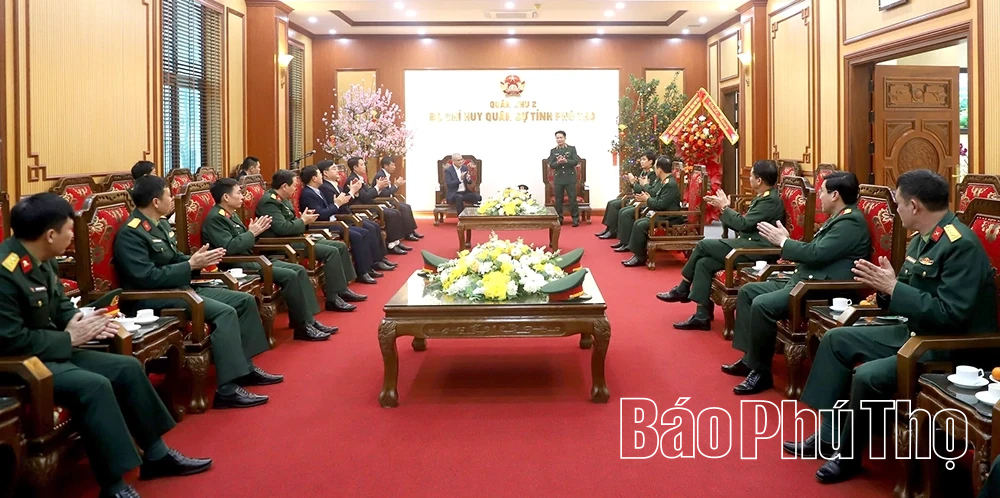 Bí thư Tỉnh ủy Phạm Đại Dương thăm, chúc Tết cán bộ, chiến sĩ Bộ CHQS tỉnh