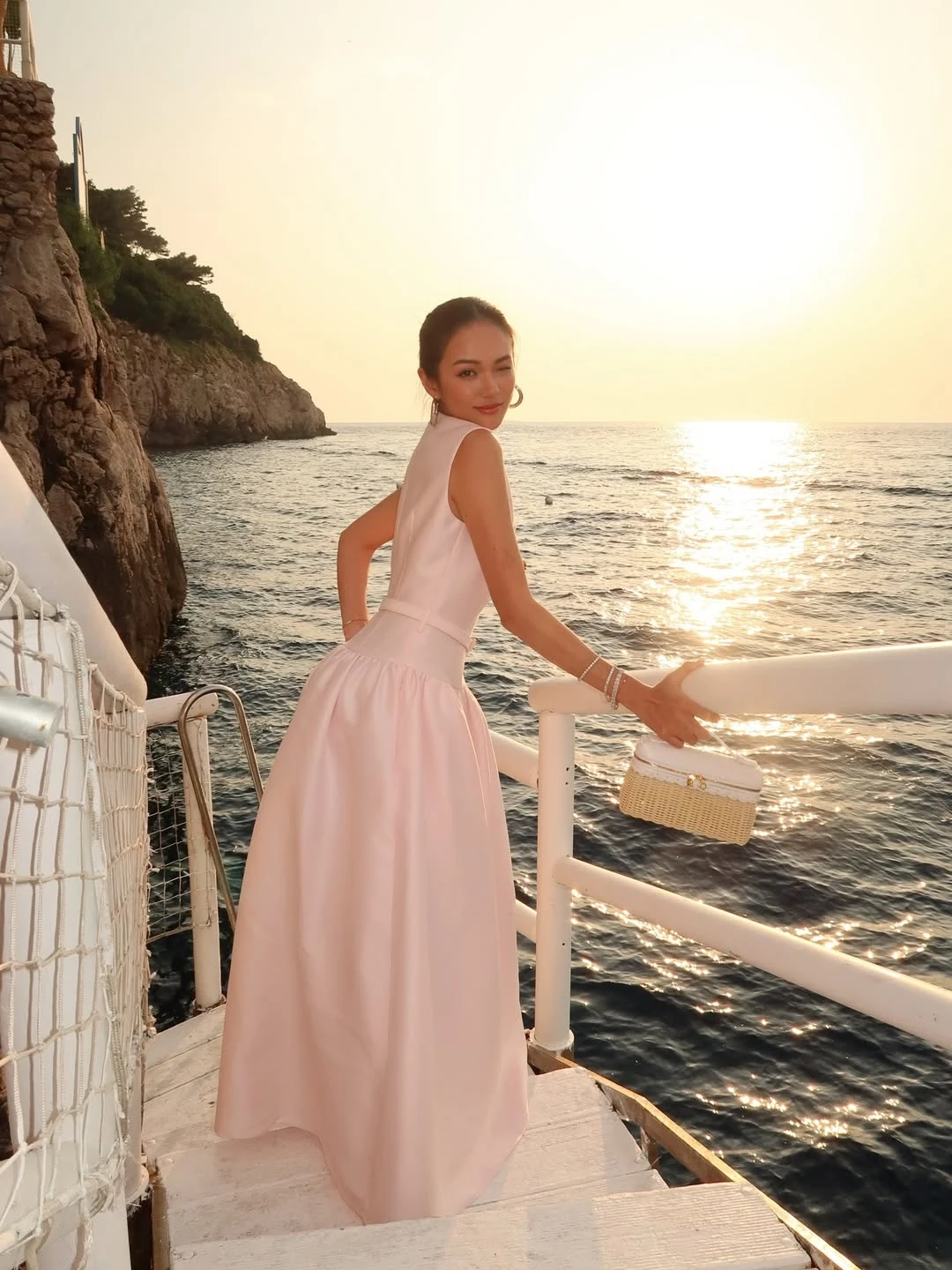 Cách phối đồ đi chơi Tết đơn giản và sang