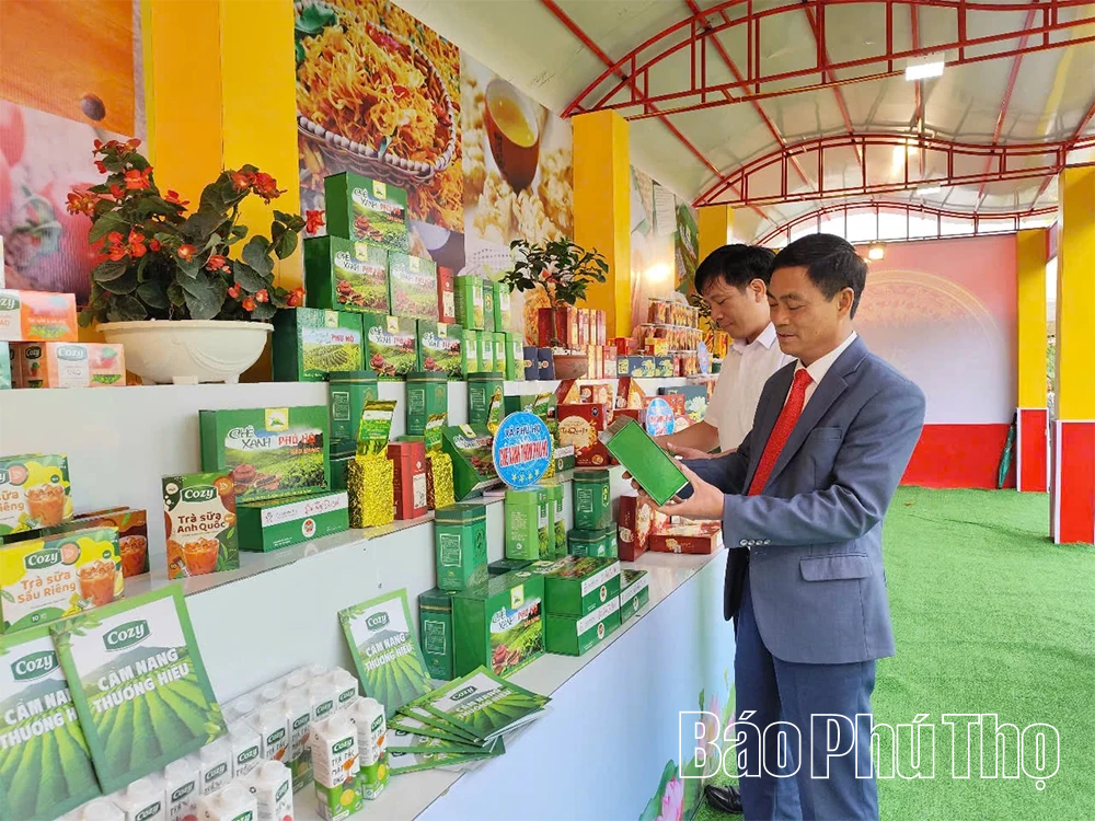 Đậm vị chè xanh Đất Tổ ngày Tết