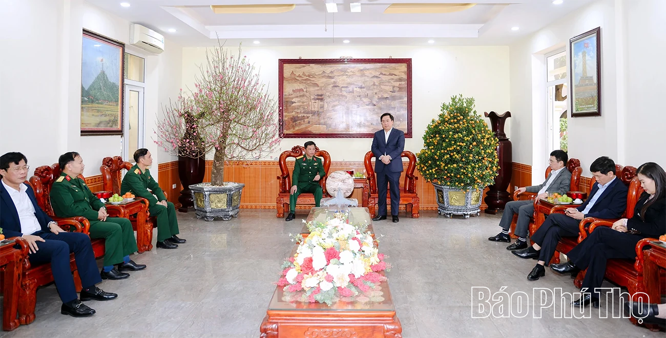 Chủ tịch UBND tỉnh Trần Duy Đông kiểm tra công tác chuẩn bị bầu cử tại phường Vĩnh Phúc và Vĩnh Yên