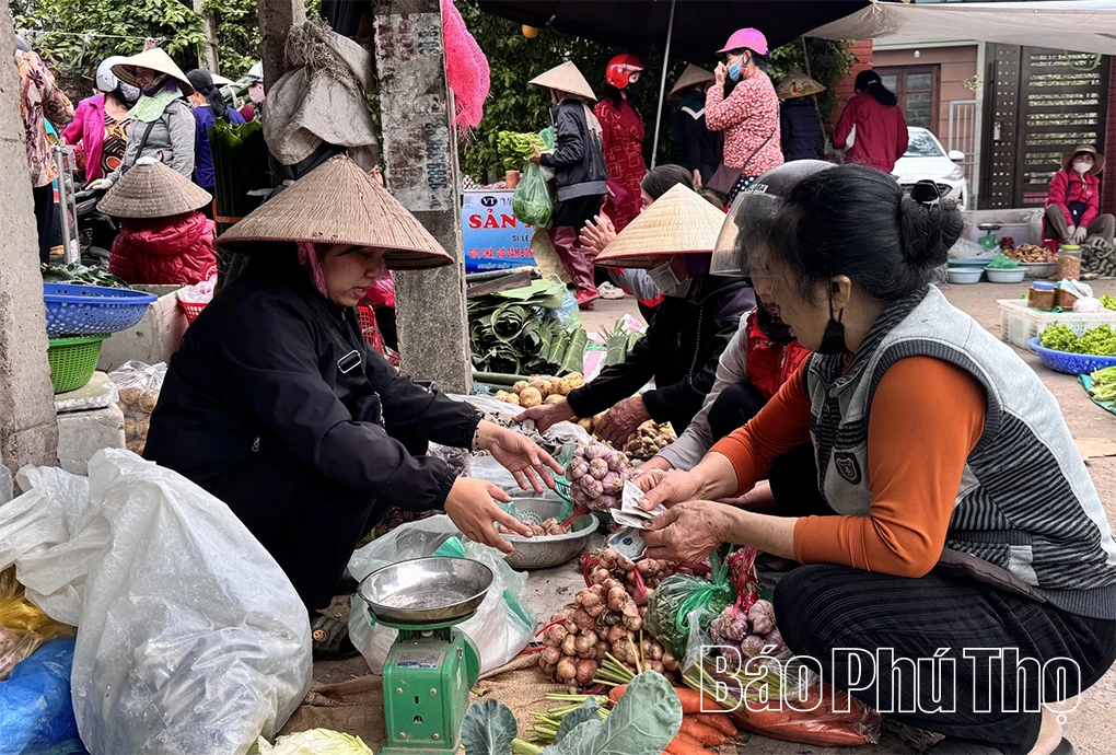 Độc đáo chợ phiên trong phố