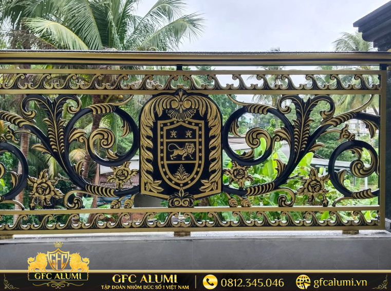 Chọn lan can và hàng rào nhôm đúc để phù hợp kiến trúc ngôi nhà