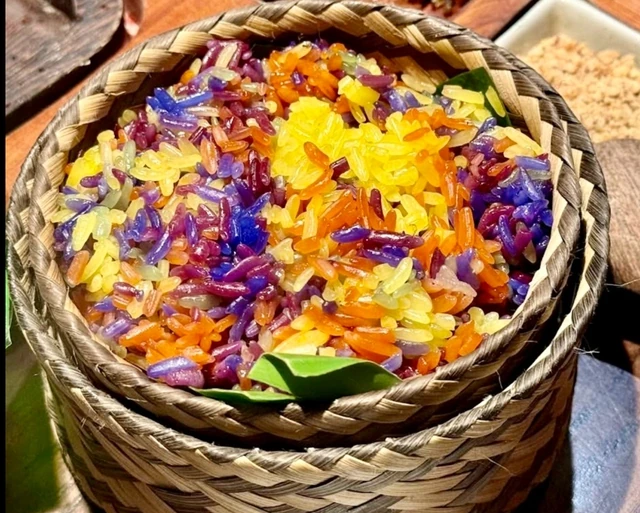 Bí quyết đồ xôi “2 lửa” để hạt căng bóng, dẻo thơm trọn vị Tết