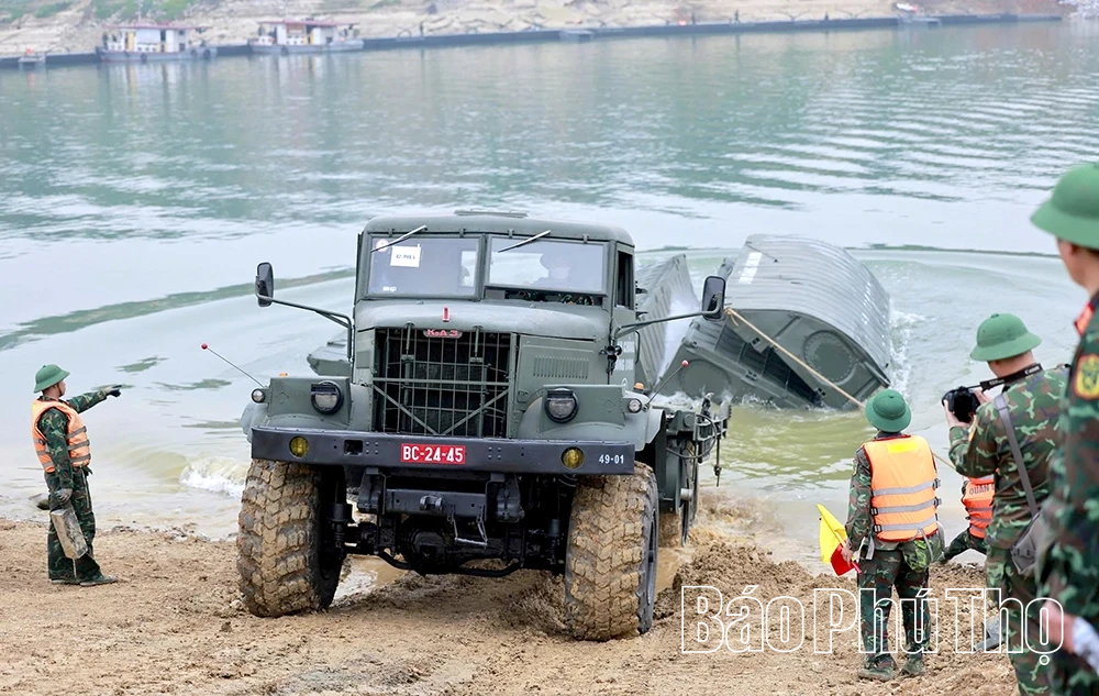 Nhịp cầu đoàn viên trên dòng Lô lịch sử