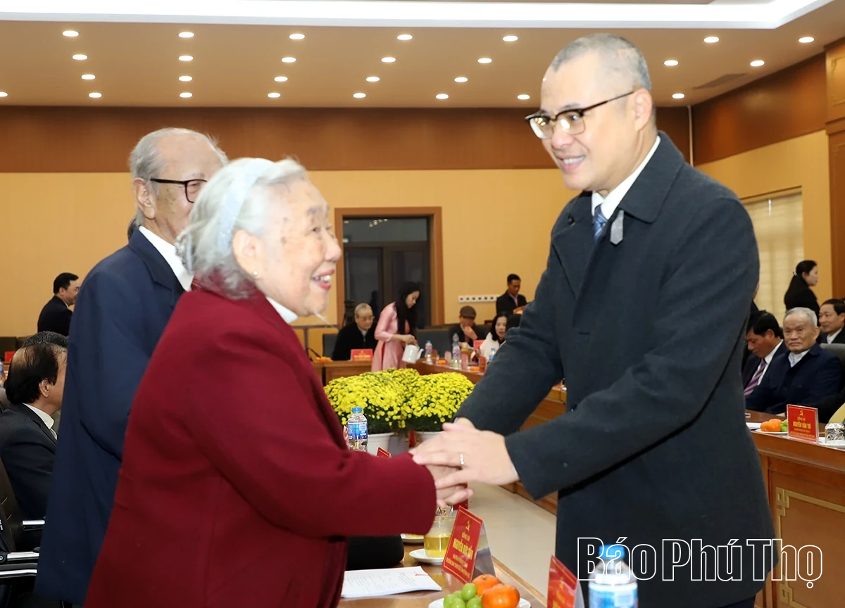 Khơi dậy tinh thần tự chủ, tự cường - Quyết tâm thực hiện thắng lợi các nghị quyết Đại hội Đảng các cấp