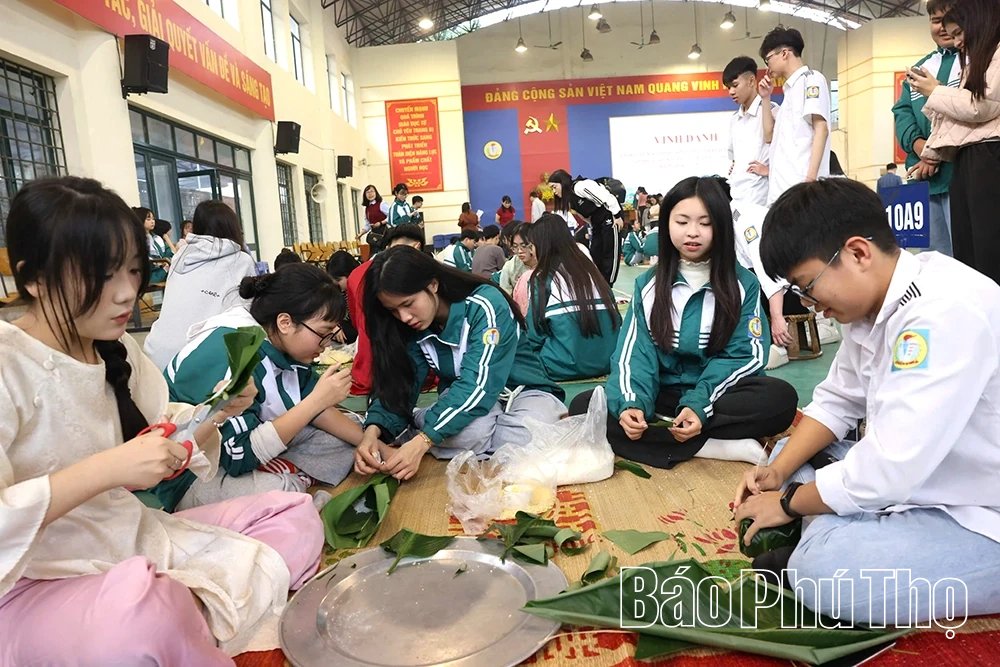 Sắc Xuân trong sân trường