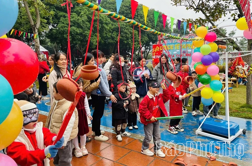 Sắc Xuân trong sân trường