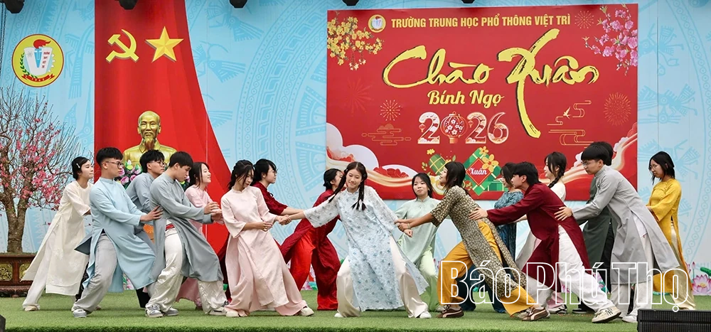 Sắc Xuân trong sân trường