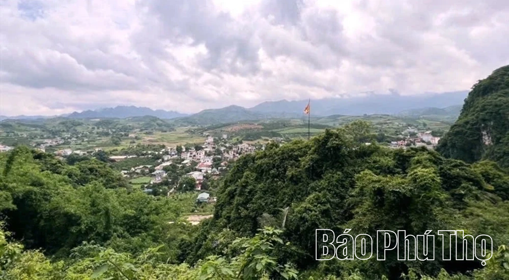 Khám phá quần thể hang động Núi Đầu Rồng