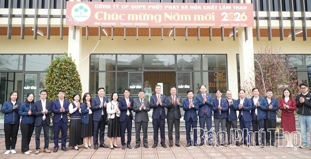 Supe Lâm Thao xuất bán 2000 tấn hàng trong ngày đầu Xuân Bính Ngọ