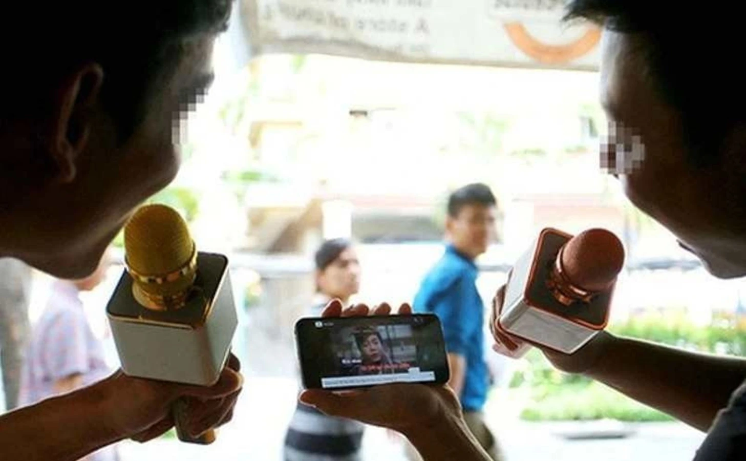 Hát karaoke gây ồn ngày Tết có thể bị phạt đến 160 triệu đồng