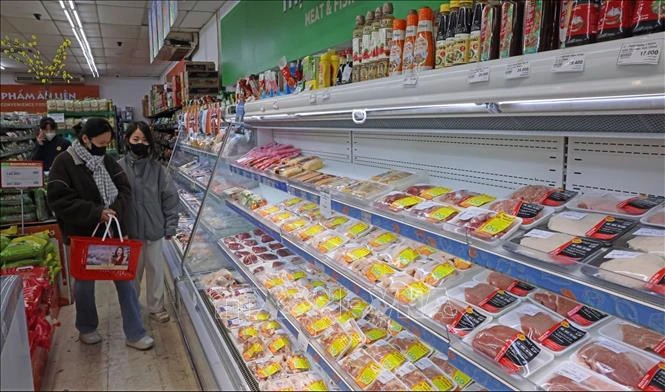 Người dân duy trì mua sắm, chi tiêu tiết kiệm trong dịp Tết Nguyên đán 