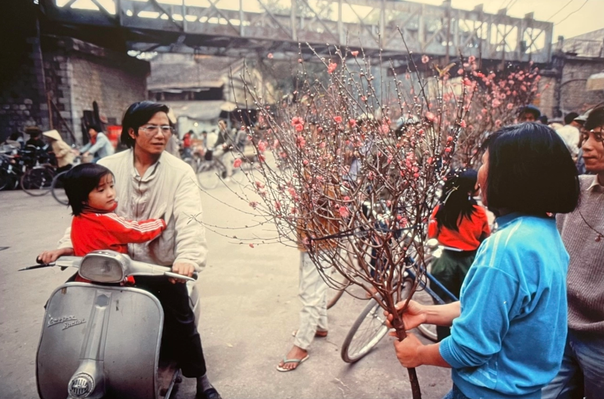Chợ hoa Tết ở Hà Nội thập niên 1980