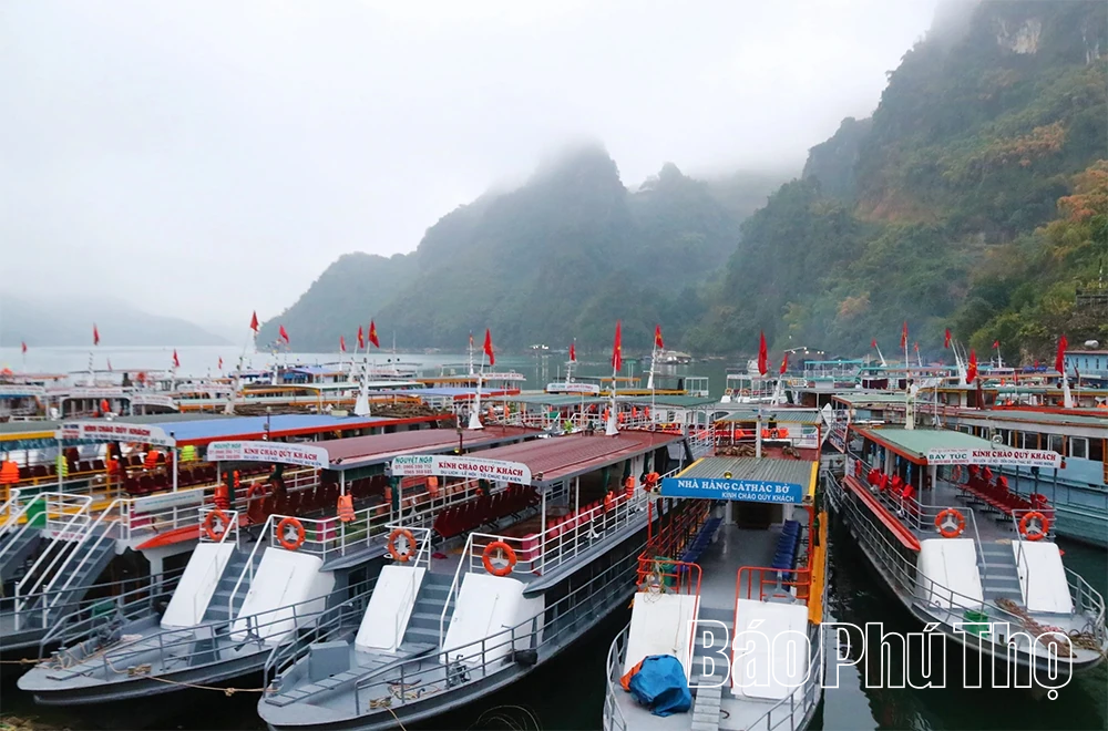 Đầu xuân đi lễ Đền Chúa Thác Bờ