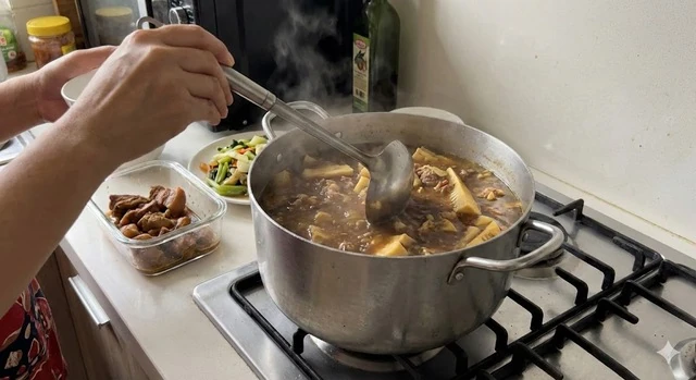 Dọn tủ lạnh sau Tết: 6 loại thức ăn thừa buộc phải vứt bỏ dù tiếc đến mấy