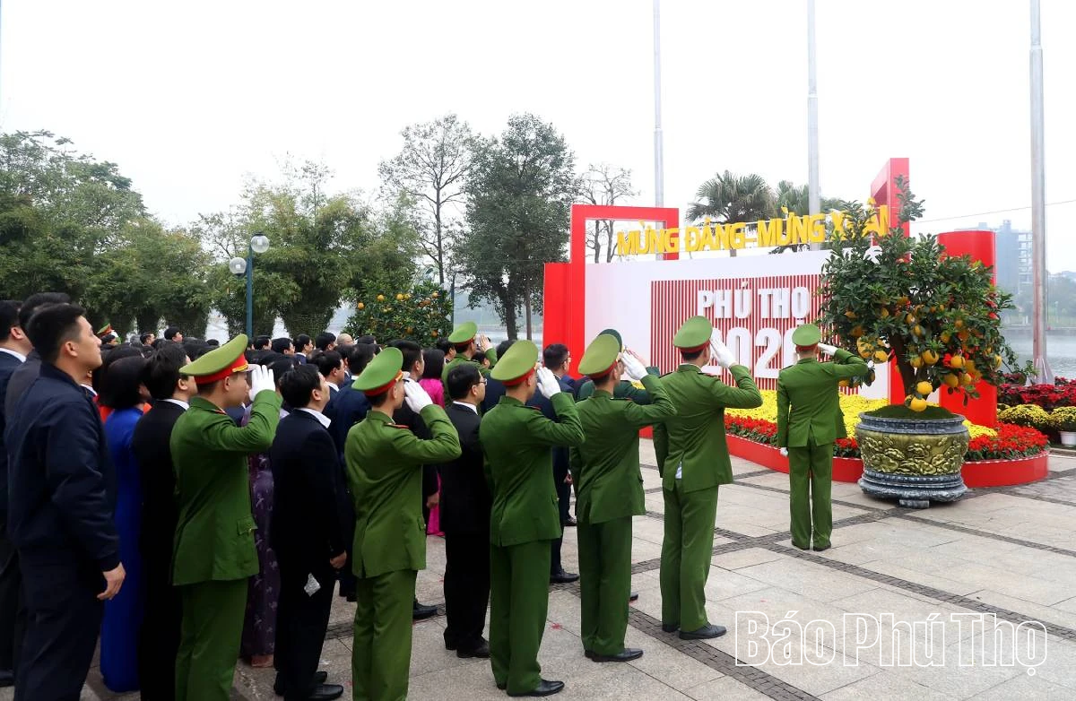 Thiêng liêng Lễ chào cờ đầu năm mới Bính Ngọ 2026