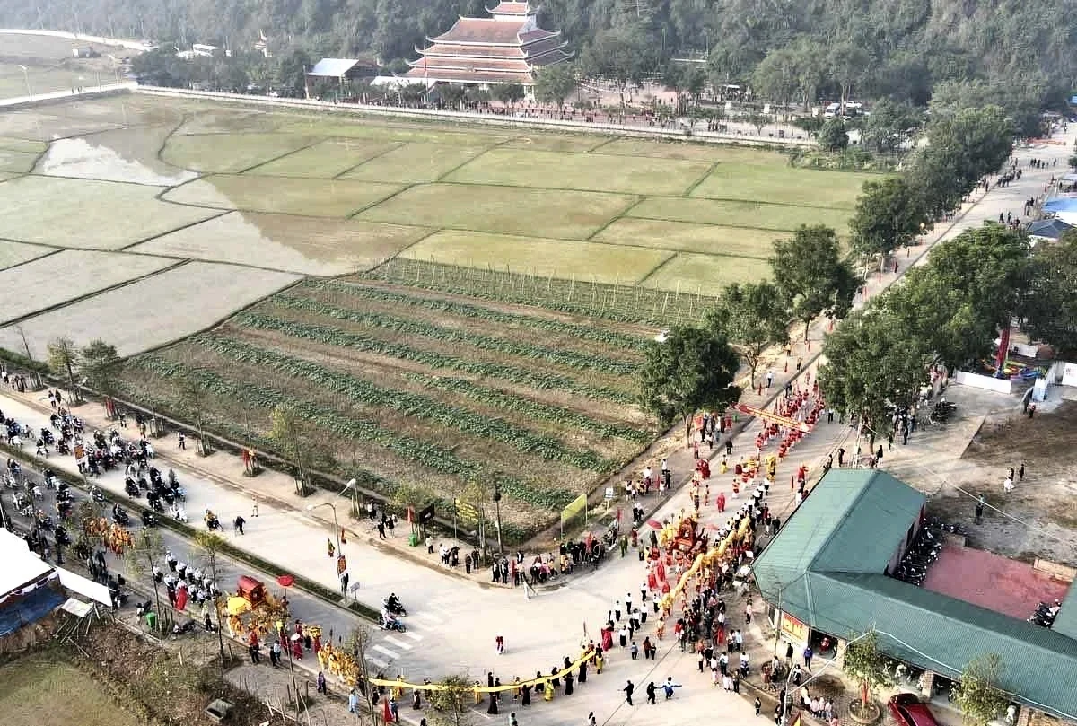 Trẩy hội Chùa Tiên