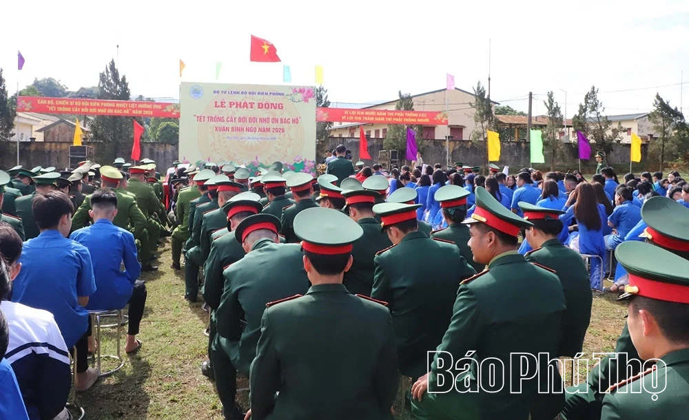 Thứ trưởng Bộ Quốc phòng Hoàng Xuân Chiến tham gia Tết trồng cây tại Kho K102