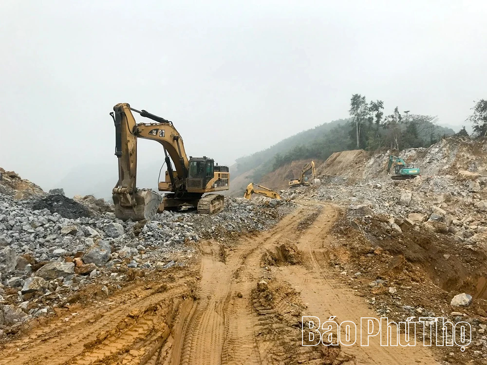 Đầu năm mới trên công trường dự án đường cao tốc Hòa Bình - Mộc Châu