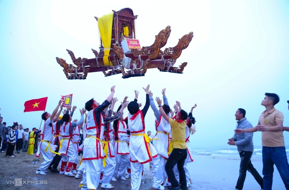 10 lễ hội không thể bỏ qua từ Bắc vào Nam dịp tháng Giêng