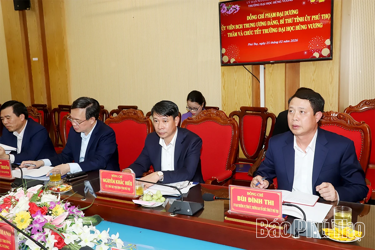 Bí thư Tỉnh ủy Phạm Đại Dương thăm, chúc Tết Trường Đại học Hùng Vương