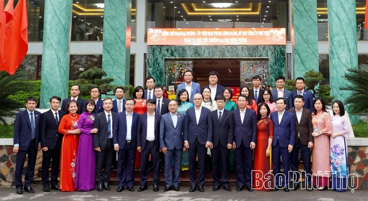 Bí thư Tỉnh ủy Phạm Đại Dương thăm, chúc Tết Trường Đại học Hùng Vương