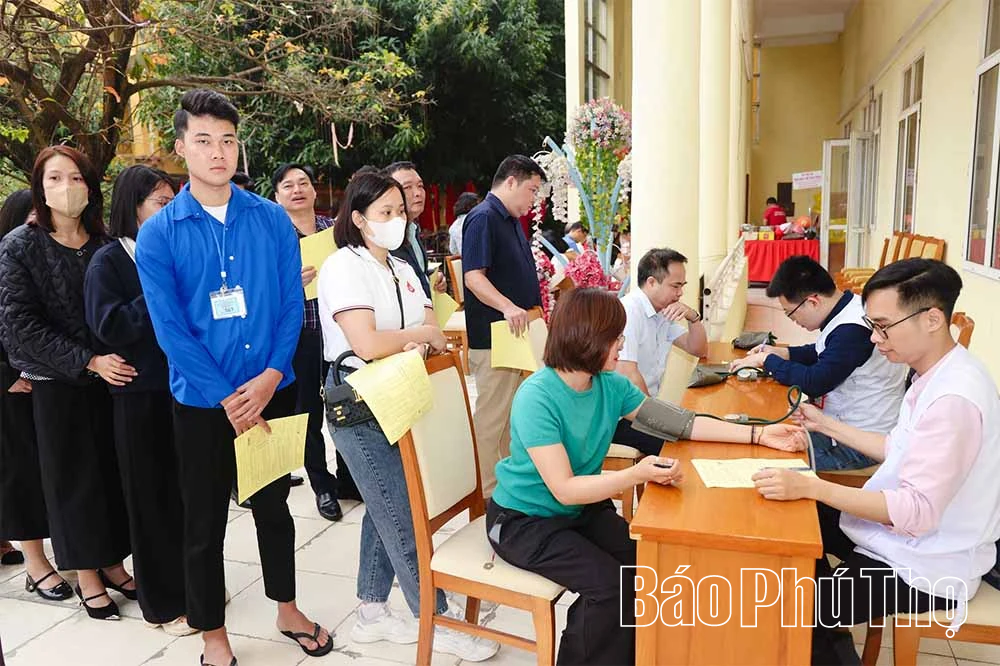 Tưng bừng ngày hội hiến máu ngành Giáo dục - Đào tạo Phú Thọ