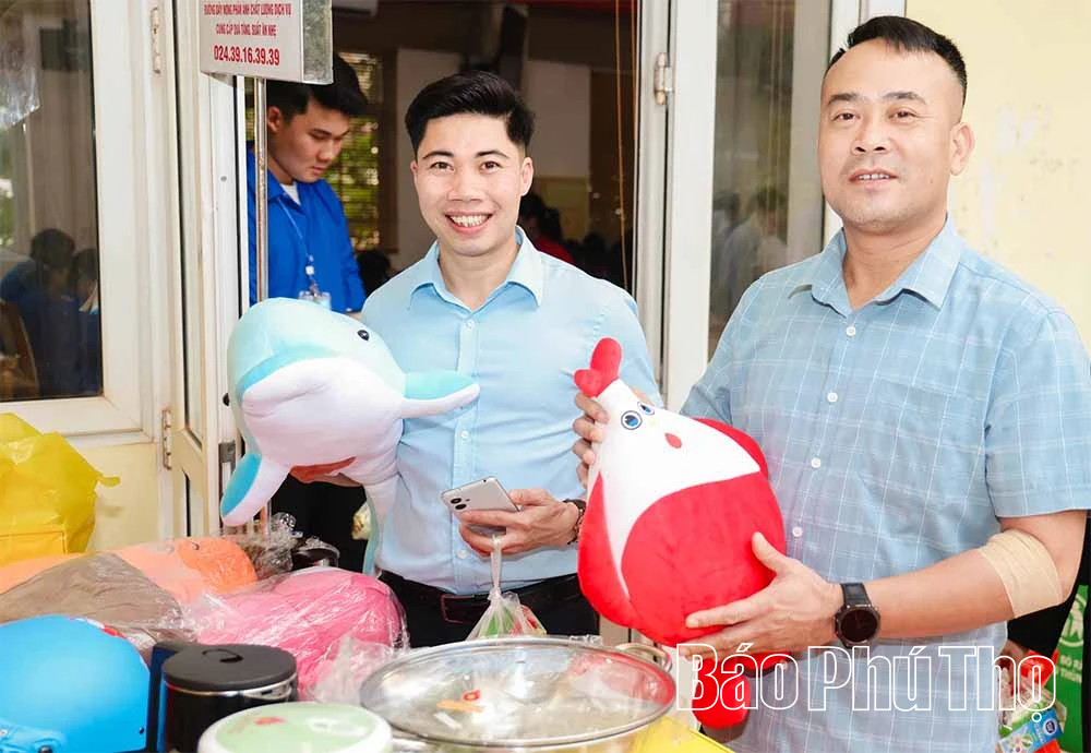 Tưng bừng ngày hội hiến máu ngành Giáo dục - Đào tạo Phú Thọ