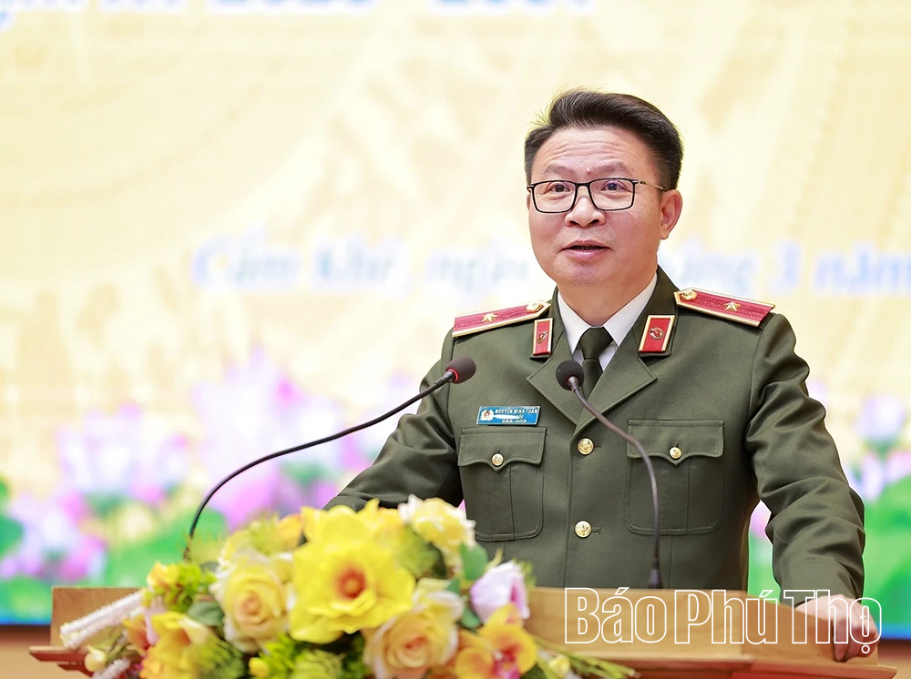 Phó Trưởng Ban Tổ chức Trung ương Nguyễn Hữu Đông tiếp xúc cử tri tại Đơn vị bầu cử số 2