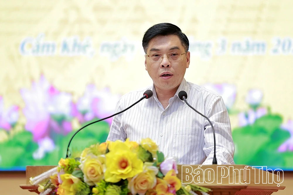 Phó Trưởng Ban Tổ chức Trung ương Nguyễn Hữu Đông tiếp xúc cử tri tại Đơn vị bầu cử số 2