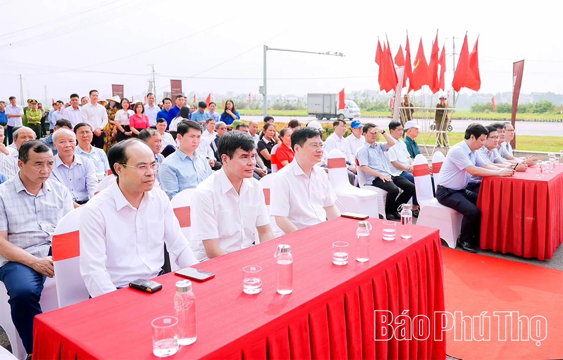 Phường Nông Trang hưởng ứng “Tết trồng cây đời đời nhớ ơn Bác Hồ”