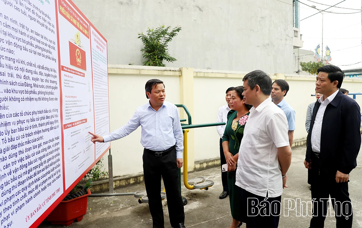 Kiểm tra công tác chuẩn bị bầu cử tại Đơn vị bầu cử số 2