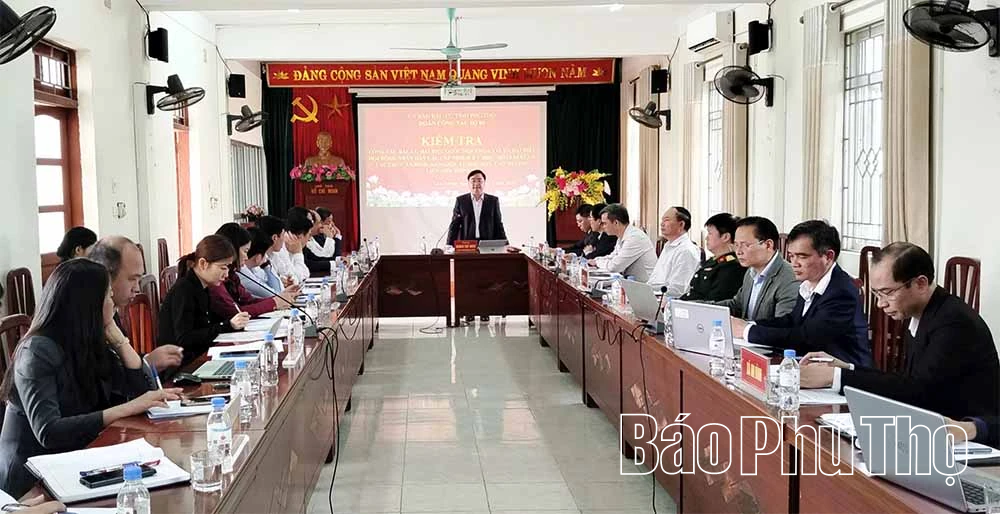 Kiểm tra công tác bầu cử tại một số xã khu vực Hòa Bình