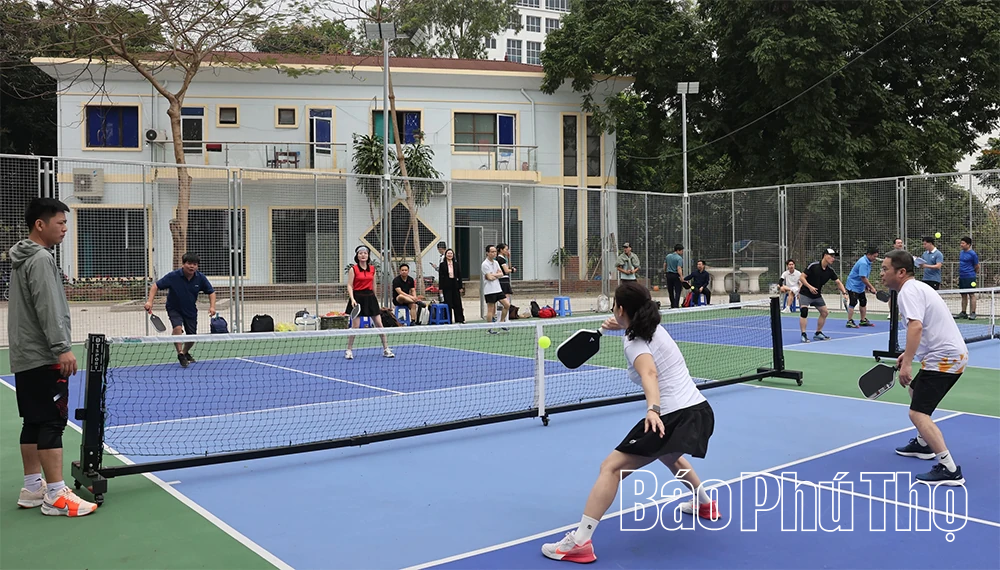 Giao lưu thể thao chào mừng kỷ niệm Ngày Quốc tế Phụ nữ 8/3 và Ngày thành lập Đoàn 26/3