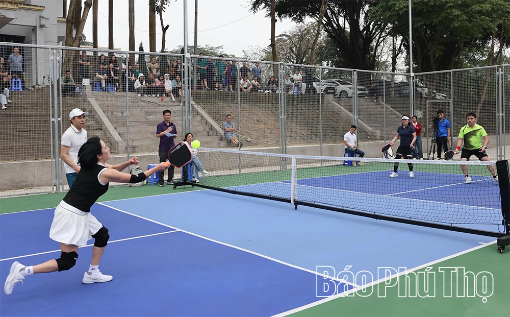 Giao lưu thể thao chào mừng kỷ niệm Ngày Quốc tế Phụ nữ 8/3 và Ngày thành lập Đoàn 26/3