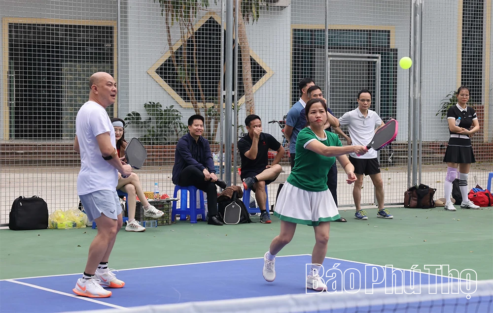 Giao lưu thể thao chào mừng kỷ niệm Ngày Quốc tế Phụ nữ 8/3 và Ngày thành lập Đoàn 26/3