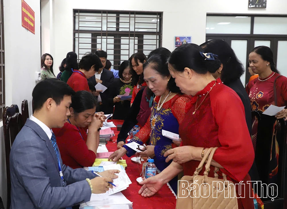 Bí thư Tỉnh ủy Phạm Đại Dương dự khai mạc và bỏ phiếu bầu cử tại phường Việt Trì