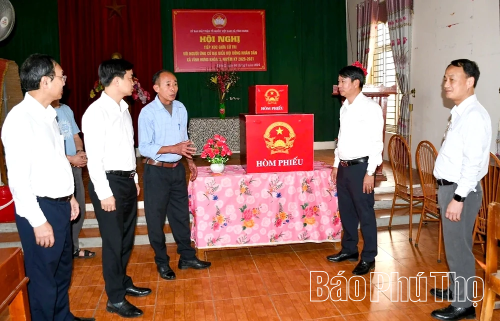 Phó Chủ tịch UBND tỉnh Nguyễn Khắc Hiếu kiểm tra công tác chuẩn bị bầu cử tại 2 xã Vĩnh An và Vĩnh Hưng