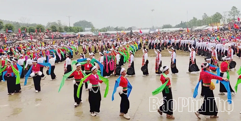 Xây dựng con người Đất Tổ trong giai đoạn phát triển mới