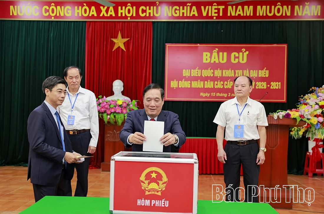 Lãnh đạo tỉnh dự lễ khai mạc và bỏ phiếu bầu cử đại biểu Quốc hội và đại biểu HĐND các cấp